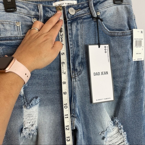 Almost Famous 7 Women's Ripped Distressed Dad Jeans NWT - Picture 8 of 11